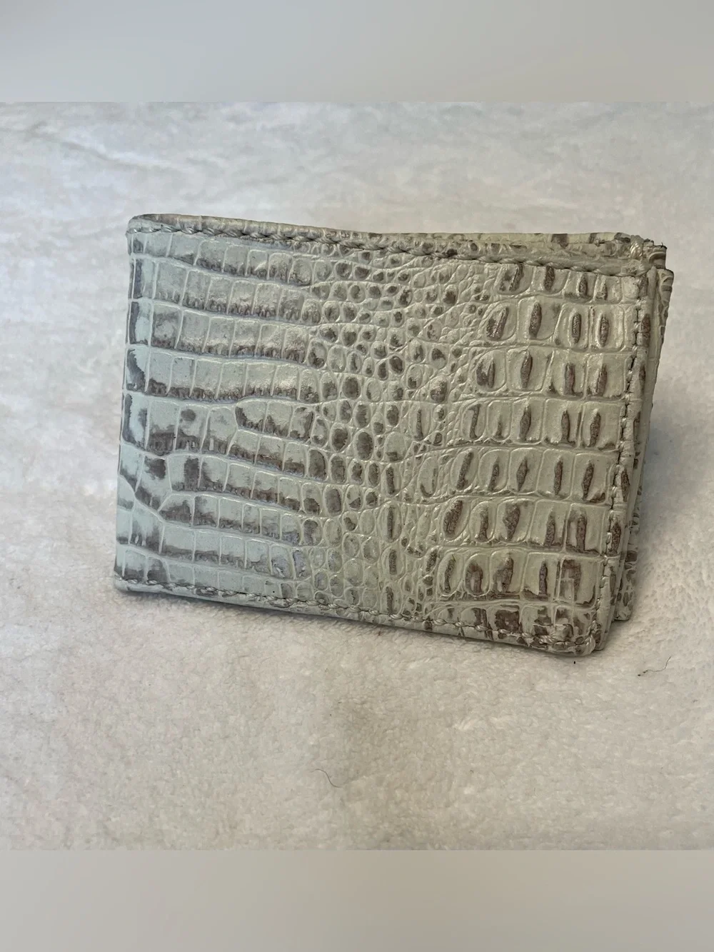 Genuine White Crocodile Hornback Bifold Men’s Wallet w/Ostrich Leather Interior.